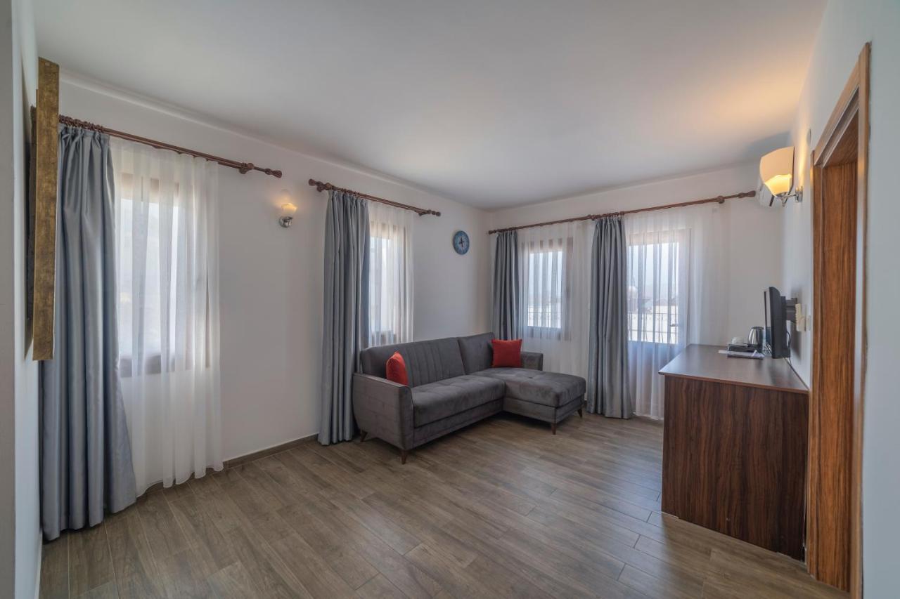 Queen Boutique Hotel Bitez Bagian luar foto