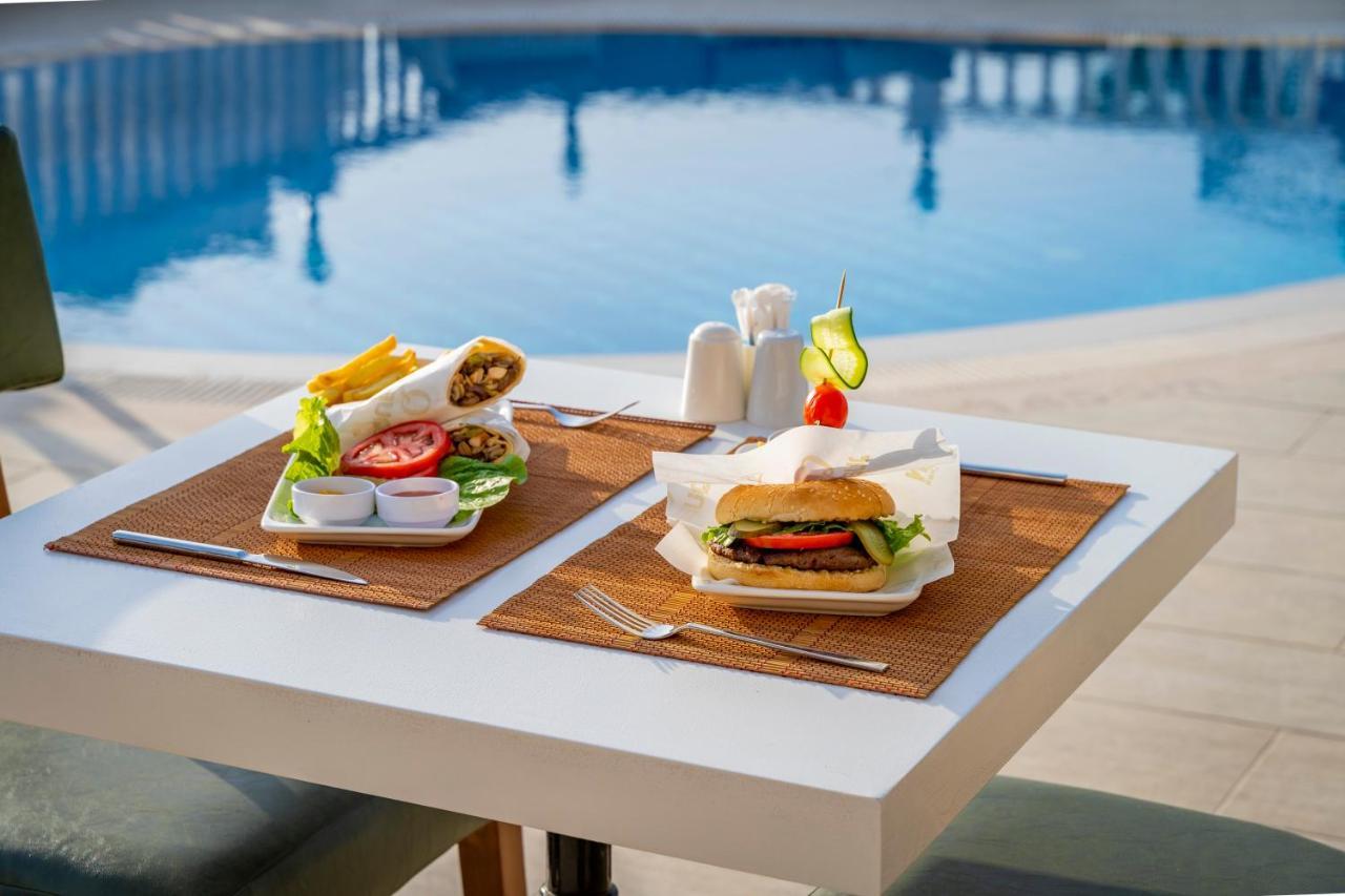 Queen Boutique Hotel Bitez Bagian luar foto